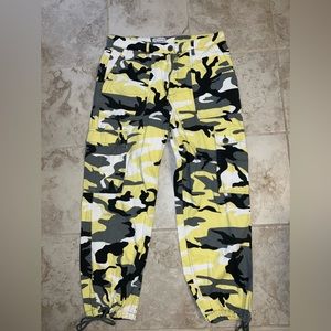 Urban Outfitters, Camo Cargos, Color: Yellow, Size: US 14 (L/XL)